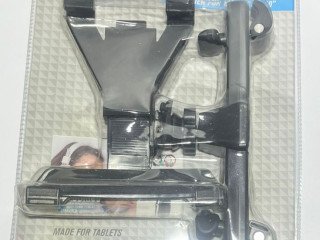 soporte-para-tablet-en-la-cebecera-del-automovil